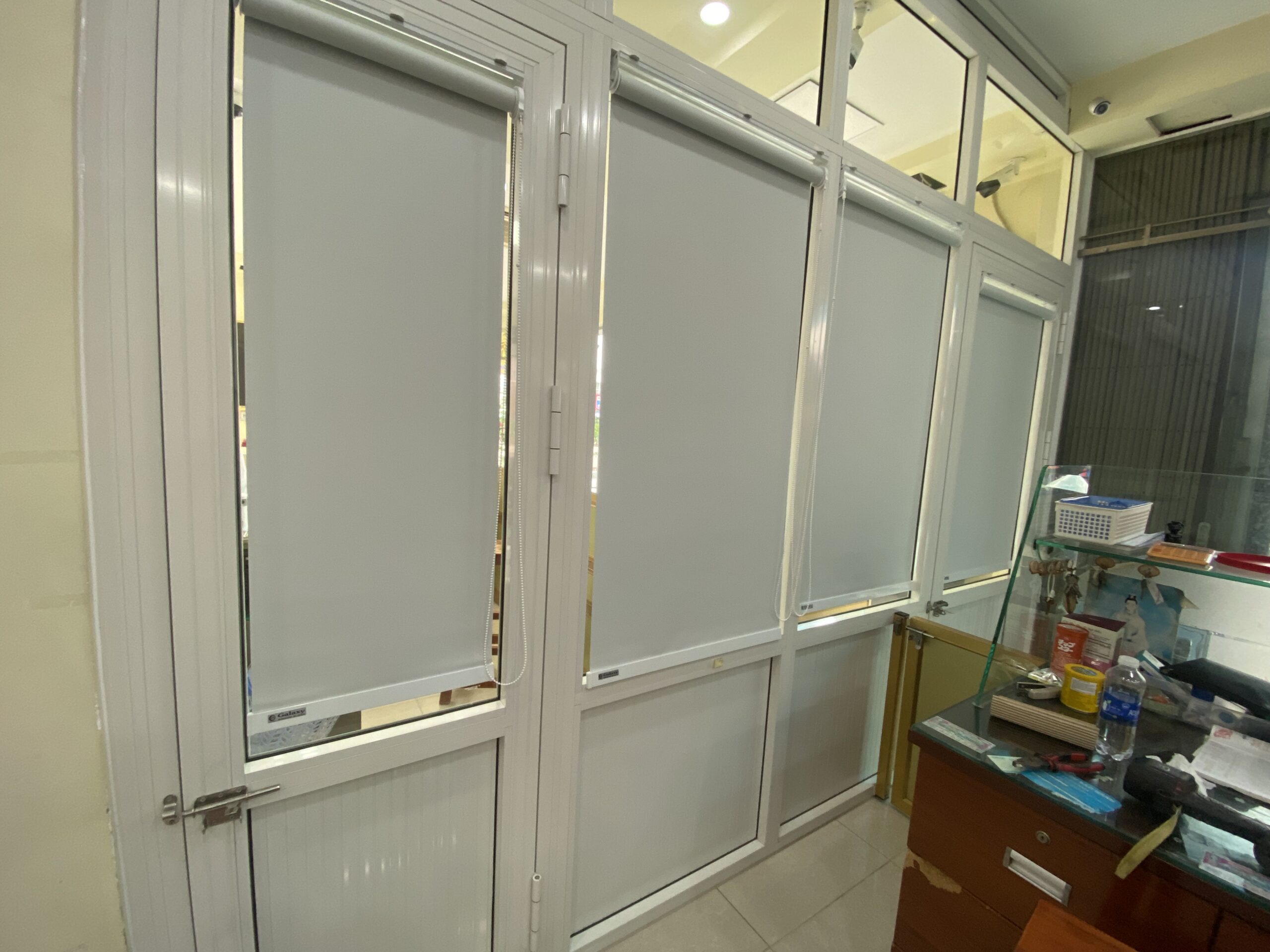 rèm cuốn vp,cửa hàng